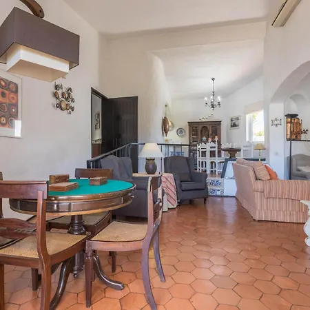 Morena Villa *