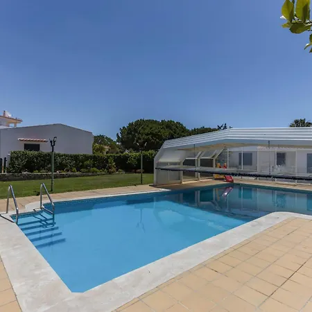 Morena Villa *