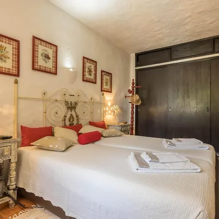 Morena Villa *